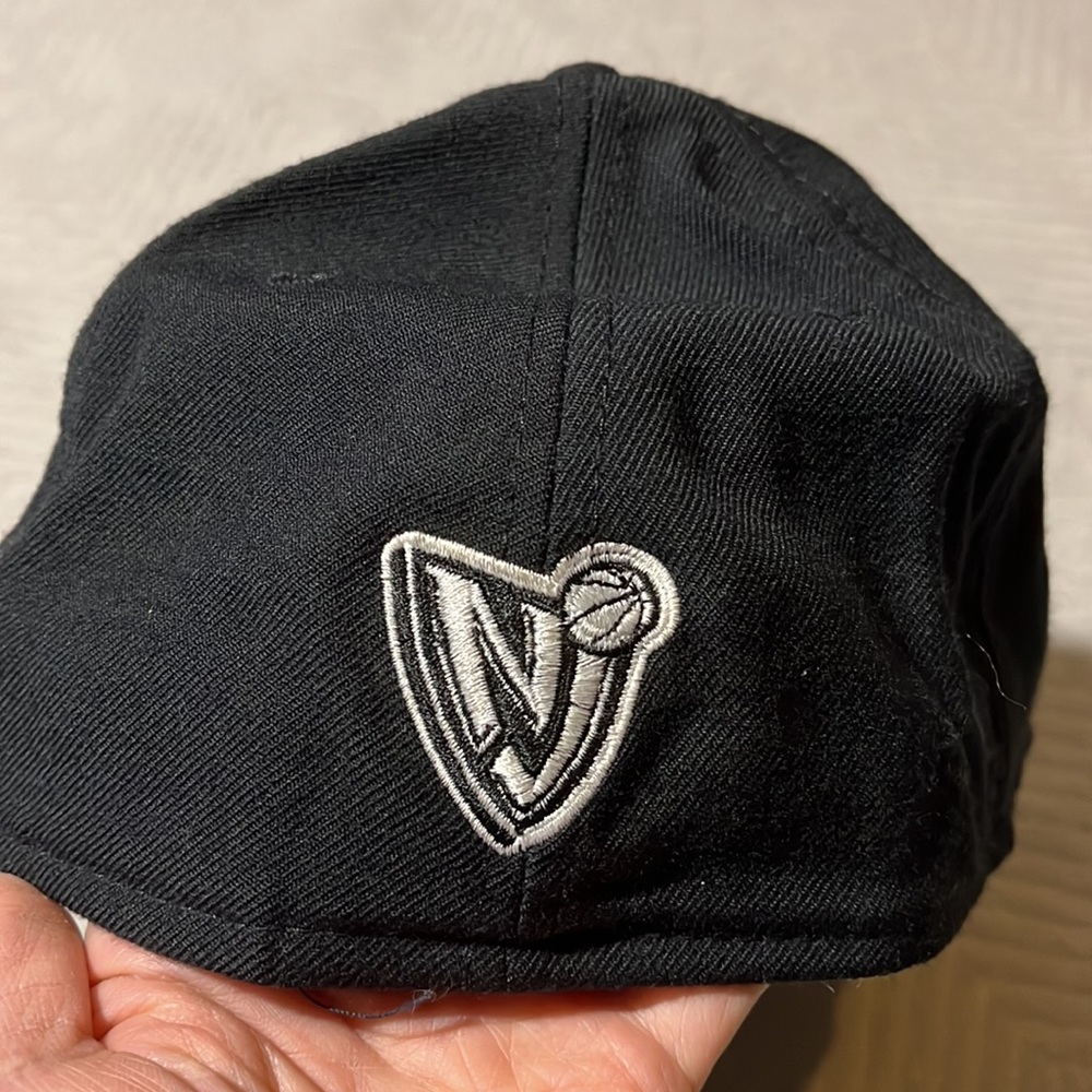 New Era hat - Picture 2 of 4